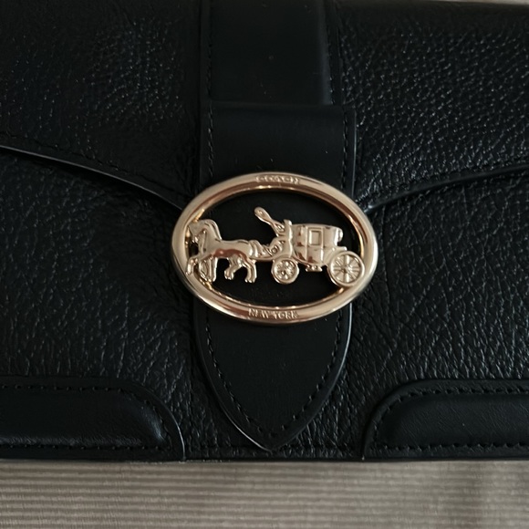 Coach shoulder bag 🖤📞 - Picture 3 of 6